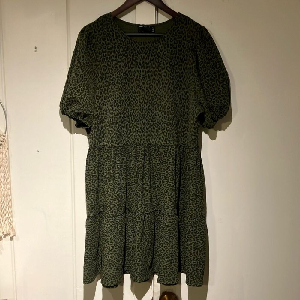 ASOS Tall size 12 green black animal leopard print dress tiered puff sleeves